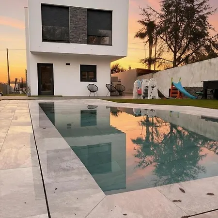 Casa Xunca Blanca * Вильялонга
